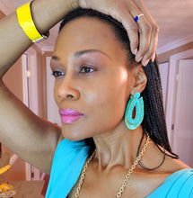 Load image into Gallery viewer, Women&#39;s Turquoise Seed Bead and Silk Fringe Earrings
