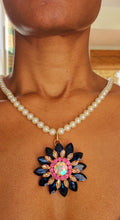 Load image into Gallery viewer, Faux Pearl Necklace With Pink/Blue Jewel Pendant
