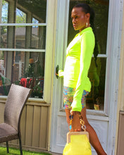 Load image into Gallery viewer, Yellow PVC Chain Handle Handbag with Kiss Lock and Crossbody Strap
