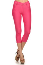 Load image into Gallery viewer, Women&#39;s Plus Size Pink 5-Pocket Skinny Capri Jeggings
