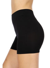 Load image into Gallery viewer, Women&#39;s Black Seamless Stretchy Knit Biker Shorts
