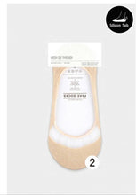 Load image into Gallery viewer, Women&#39;s Footie No Show Socks in Black White Gray Beige
