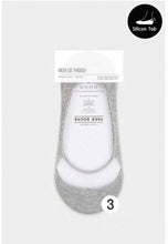 Load image into Gallery viewer, Women&#39;s Footie No Show Socks in Black White Gray Beige

