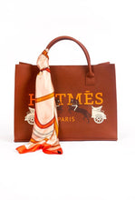 Load image into Gallery viewer, MODERN VEGAN TOTE - Hot mes (Brown)
