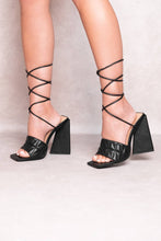 Load image into Gallery viewer, Women&#39;s Black PYRAMID BLOCK HEEL QUILTED Strappy Special Occasion Shoe
